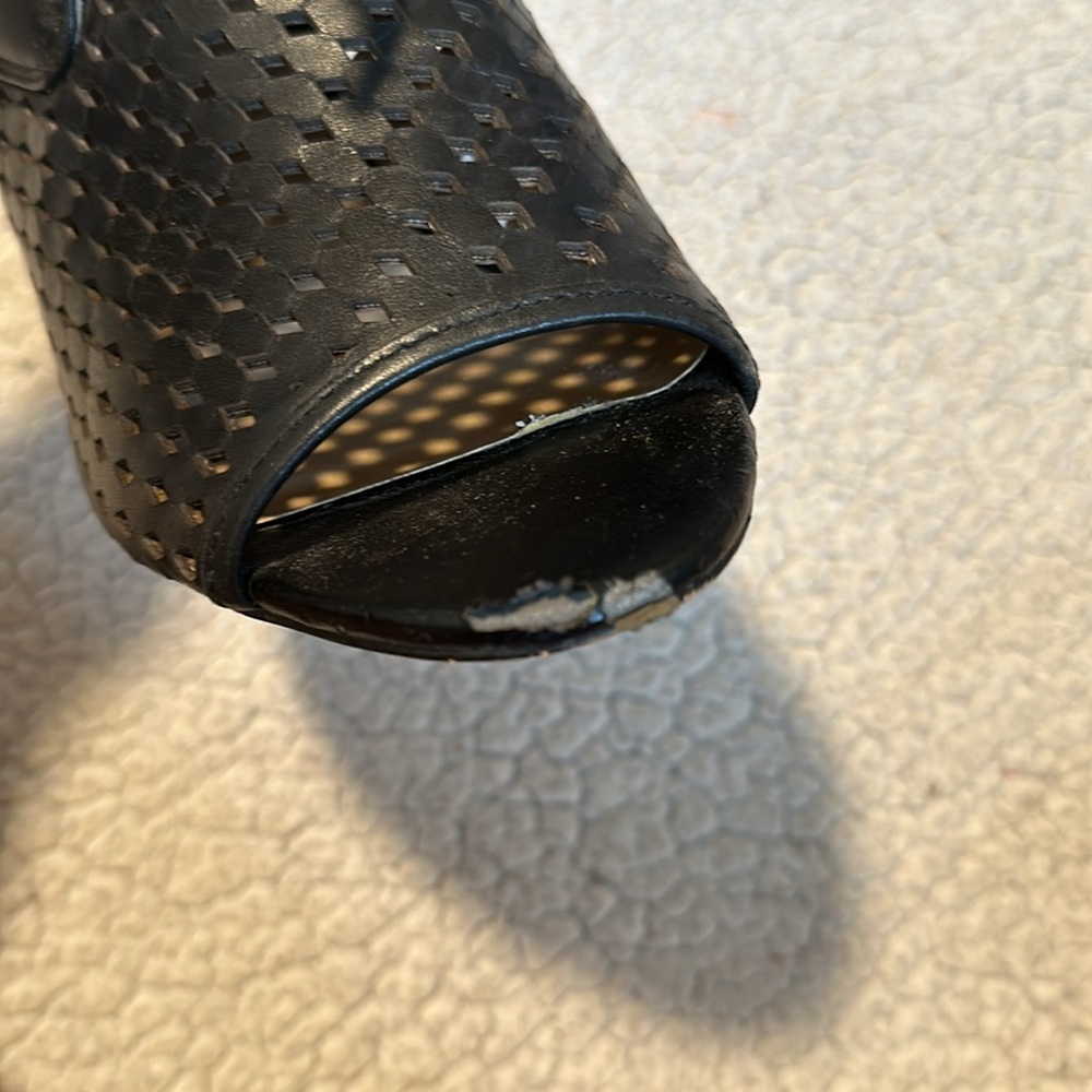 BCBGeneration - Heels - Picture 8 of 8